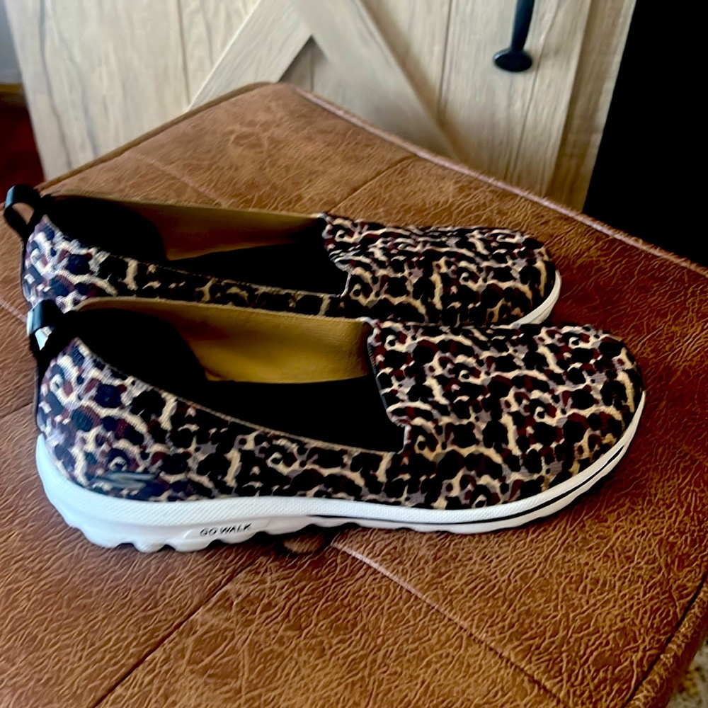 Skechers